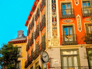 building on posada del peine